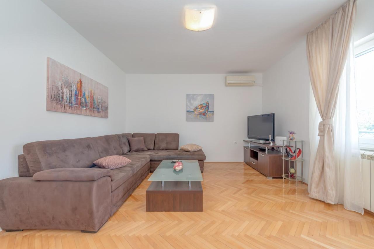 Apartments By The Sea Slatine, Ciovo - 11047 Bagian luar foto