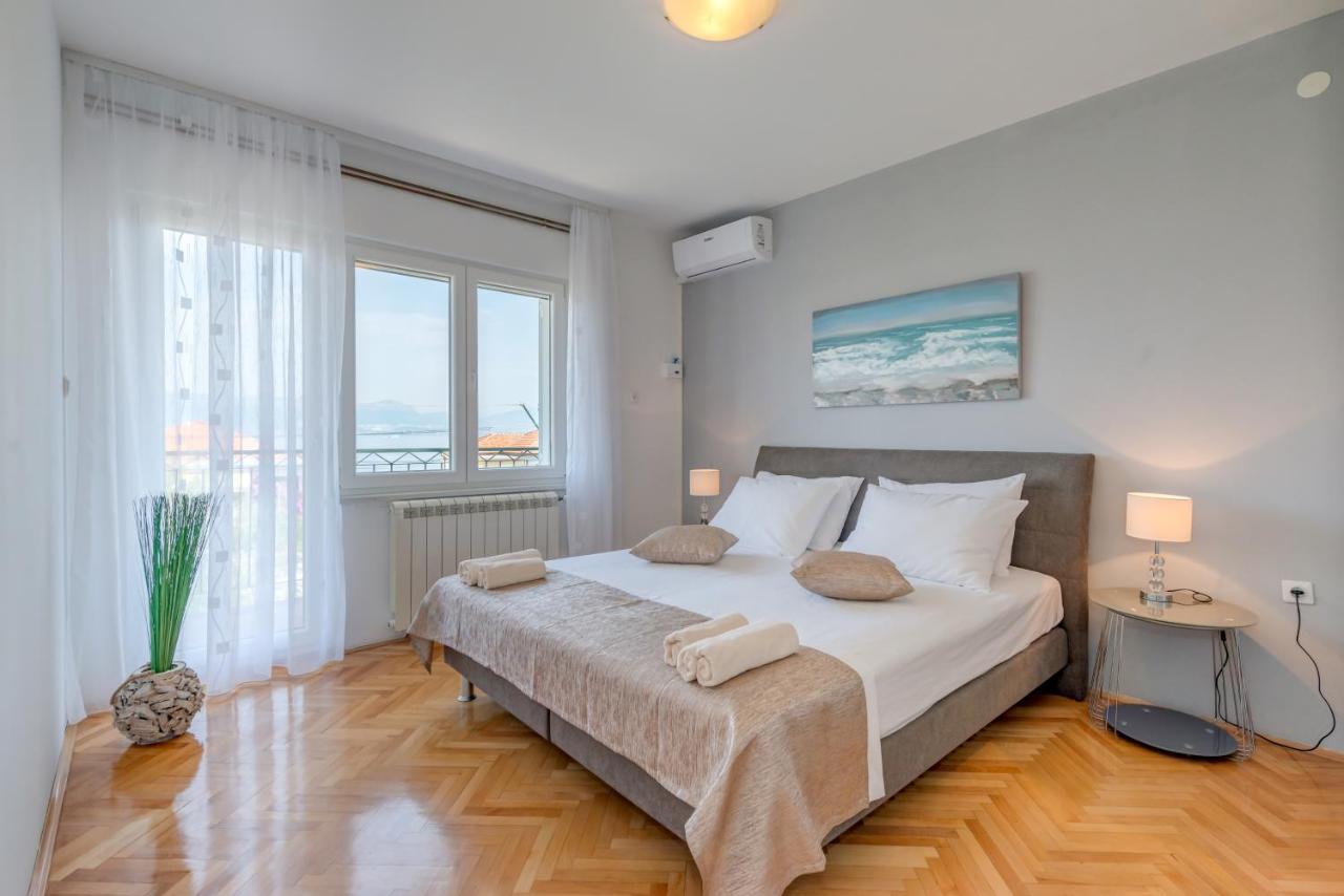 Apartments By The Sea Slatine, Ciovo - 11047 Bagian luar foto