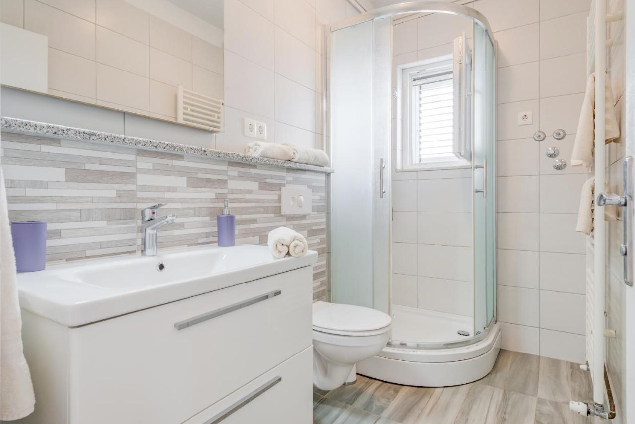 Apartments By The Sea Slatine, Ciovo - 11047 Bagian luar foto
