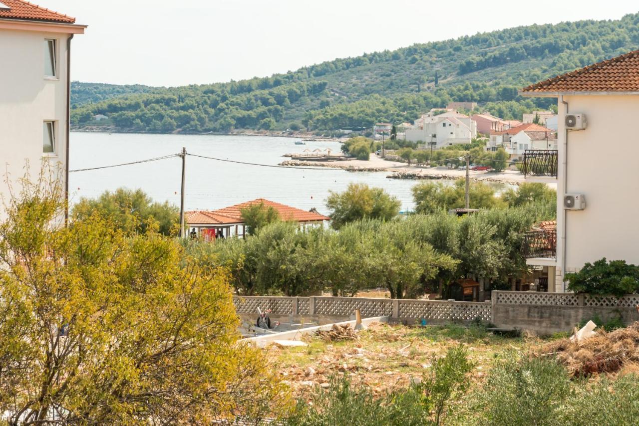 Apartments By The Sea Slatine, Ciovo - 11047 Bagian luar foto