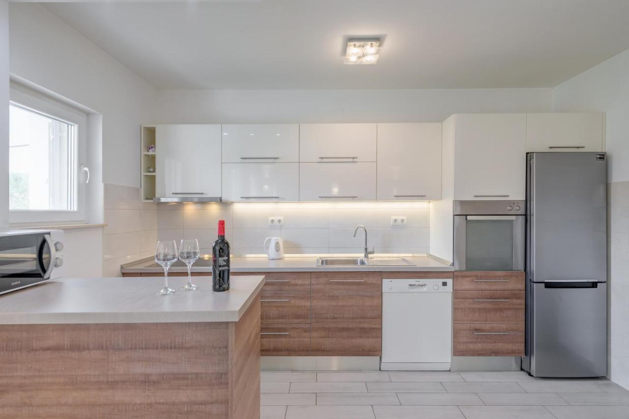 Apartments By The Sea Slatine, Ciovo - 11047 Bagian luar foto